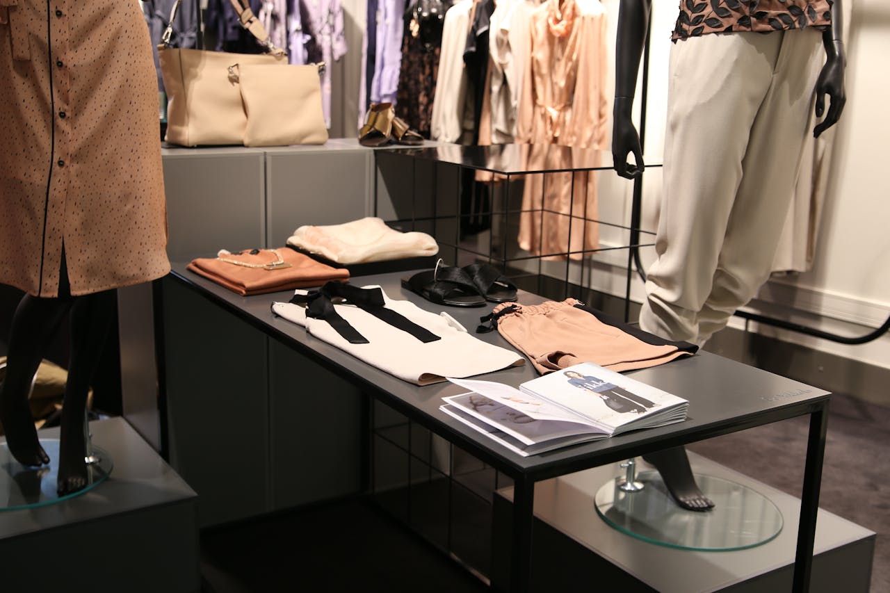tienda-fisica-se-complementa-al-crear-tu-tienda-de-ropa-online