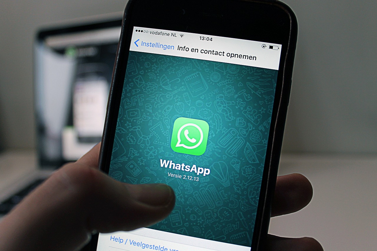 boton-de-whatsapp-en-web-para-convertir
